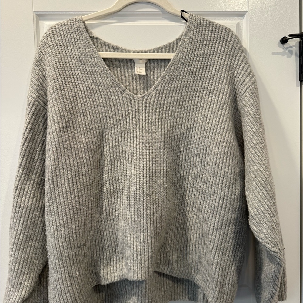 H&M Light Gray V-Neck Sweater